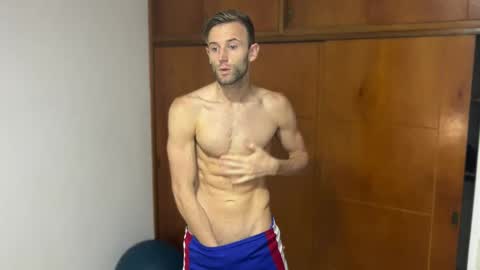 Snapshot of aquilesmade chatting on January 3, 3:44 pm Aquilesmade online show from January 3, 3:44 pm