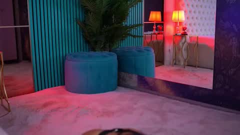 arabellaposh online show from October 15, 6:05 am