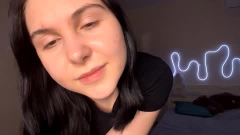 Emi online show from March 30, 5:24 pm