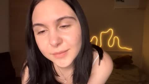 Emi online show from February 25, 4:43 pm