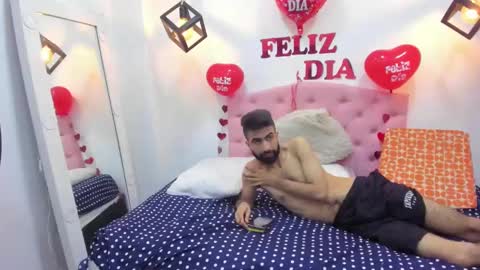 arah_issaa online show from February 15, 1:38 pm
