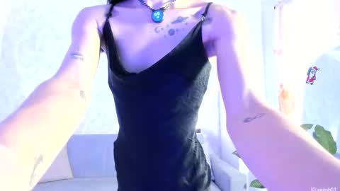    online show from November 19, 5:45 pm