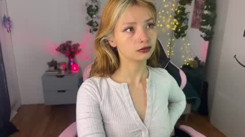 ari online show from July 25, 4:32 am