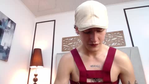 aria y orien  online show from March 6, 2:40 pm