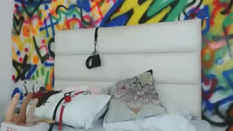 aria online show from March 6, 6:05 pm