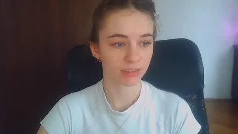 AriaCreazy online show from June 19, 9:59 am