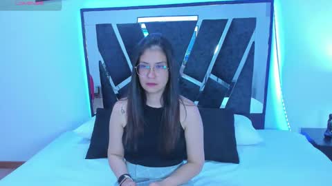 ariadeluxe online show from October 8, 7:53 pm