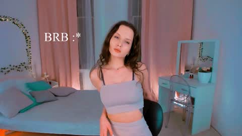 Snapshot of ariadna_s chatting on March 1, 1:43 am Ariadna online show from March 1, 1:43 am