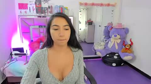ariadnacappelletty online show from June 13, 6:51 pm