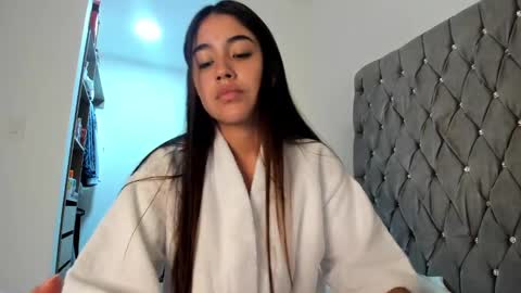 Aria Montgomery online show from December 22, 6:17 am