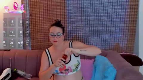 Ariana Cruz online show from November 30, 4:25 pm