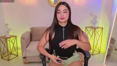 Ariana online show from August 3, 9:10 pm
