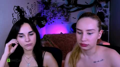 Snapshot of ariana_ross7 chatting on October 21, 7:28 pm ariana_ross7 online show from October 21, 7:28 pm