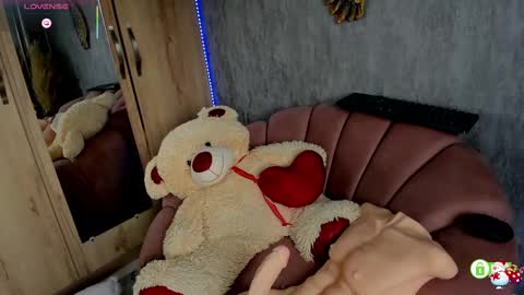 Snapshot of ariana_valdirii chatting on February 24, 3:53 pm cristina online show from February 24, 3:53 pm
