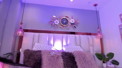 Ariana online show from December 17, 6:14 pm