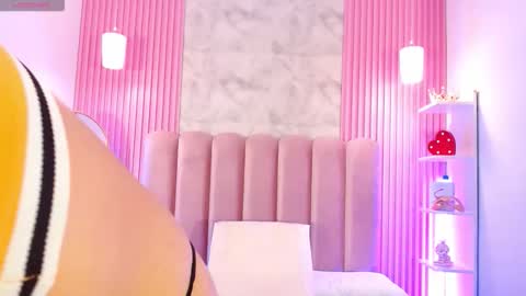 ArianaRougee online show from June 9, 3:17 am