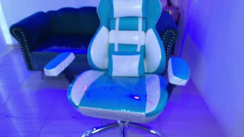 arianna_sweeet online show from April 9, 4:16 am