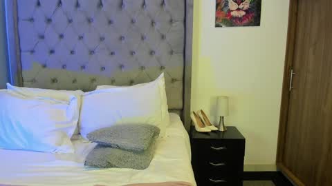 Arianna Thompson online show from February 26, 1:36 am