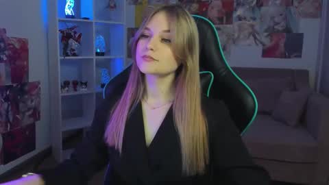 Snapshot of ariawell chatting on October 2, 5:45 pm Aria online show from October 2, 5:45 pm