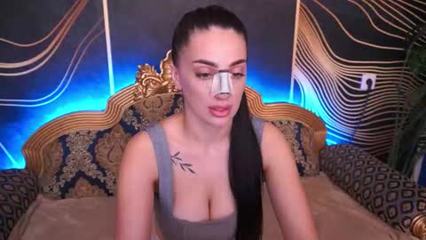 Snapshot of arielgemme chatting on October 12, 8:32 pm Ariel online show from October 12, 8:32 pm