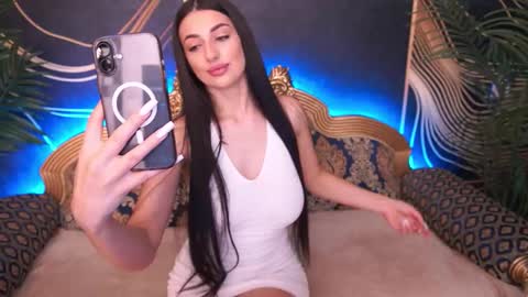 Snapshot of arielgemme chatting on September 28, 9:02 pm Ariel online show from September 28, 9:02 pm