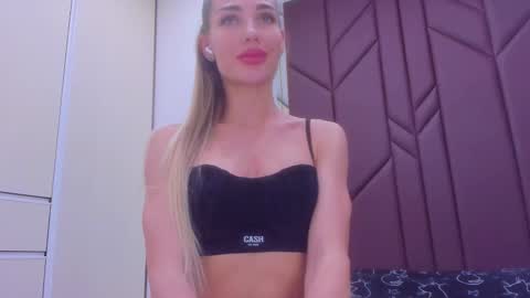 AriellaBlonde online show from February 25, 10:35 pm