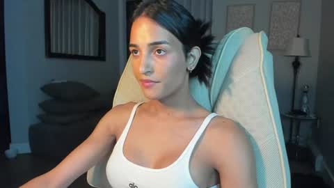 Aria online show from June 25, 3:36 am