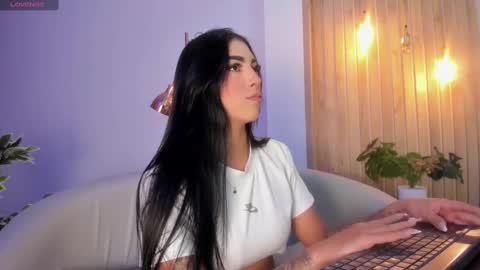Snapshot of arirobert_ chatting on October 6, 3:13 am Ari Robert online show from October 6, 3:13 am