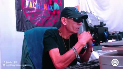 Snapshot of armaduradeacero chatting on October 15, 9:32 am armaduradeacero online show from October 15, 9:32 am