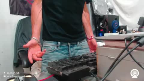 Snapshot of armaduradeacero chatting on October 13, 11:51 pm armaduradeacero online show from October 13, 11:51 pm