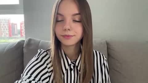 Lisa online show from July 24, 1:08 pm
