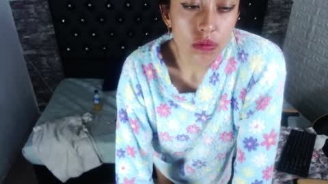 aron_ashly online show from January 21, 9:35 am