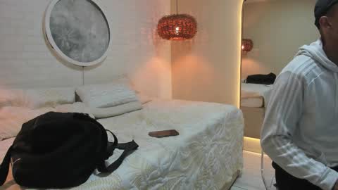 ARON BOLT online show from February 7, 10:40 am