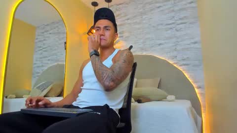 ARON BOLT online show from November 16, 2:46 am