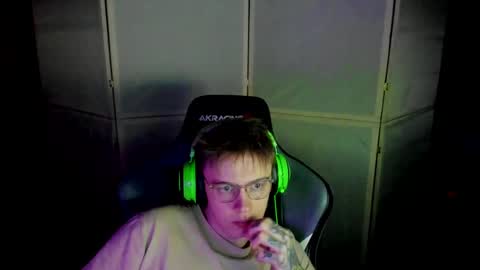 Snapshot of aron_neall chatting on February 13, 5:33 pm biggest penis online show from February 13, 5:33 pm