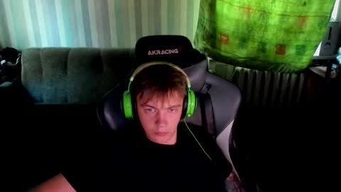 Snapshot of aron_neall chatting on September 26, 7:27 am biggest penis online show from September 26, 7:27 am