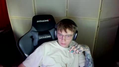 Snapshot of aron_neall chatting on March 10, 1:00 pm biggest penis online show from March 10, 1:00 pm