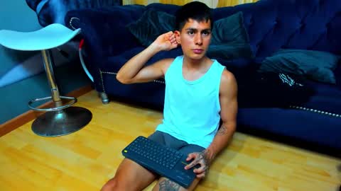 aron_pulse online show from March 26, 3:50 pm