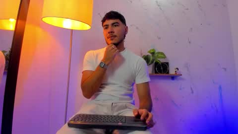 Aron online show from October 7, 9:55 pm