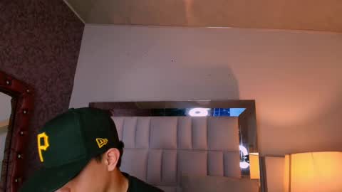 Aron Falcon online show from February 20, 4:25 pm