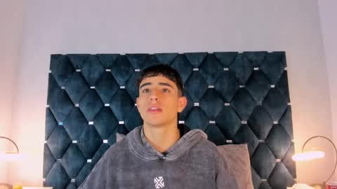 Aron Falcon online show from March 12, 2:01 pm