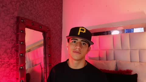 Aron Falcon online show from February 20, 1:19 pm