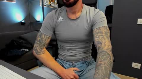 AronGrant online show from February 1, 10:12 am