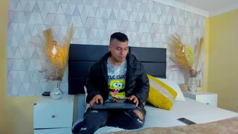 AronOlsen online show from March 8, 12:31 pm