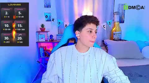 Snapshot of arontroy_wi chatting on September 26, 10:51 pm noah and ivy online show from September 26, 10:51 pm
