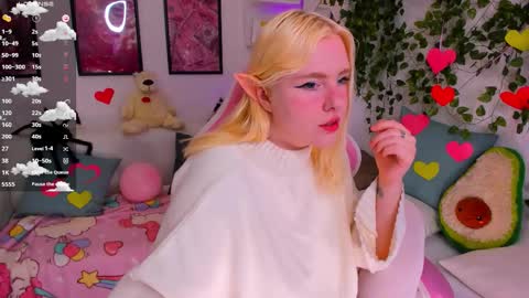 art_lovee_ online show from February 27, 1:53 am