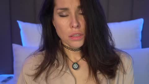 Adele online show from February 3, 6:45 am