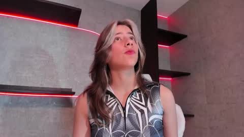 artemisablake online show from February 14, 7:54 pm