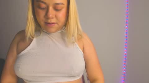 Val online show from February 6, 8:00 pm