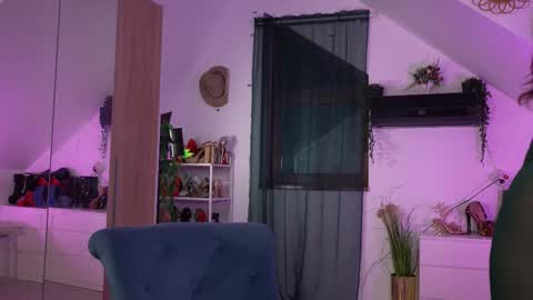 Amalia online show from March 30, 10:21 pm